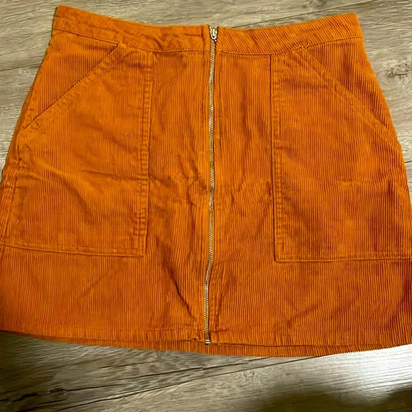 Chloe & Katie Dresses & Skirts - Pretty Burnt Orange Corduroy Mini Zippered Skirt w/ Pockets Size Medium
